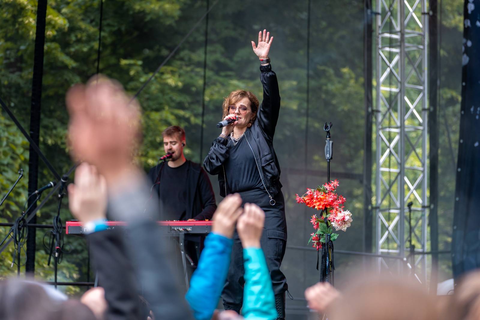 Mezi ploty, den druhý: Ani déšť nezkazil dobrou náladu. Zahráli Olympic, Aneta Langerová, Marta Jandová i Michal Hrůza