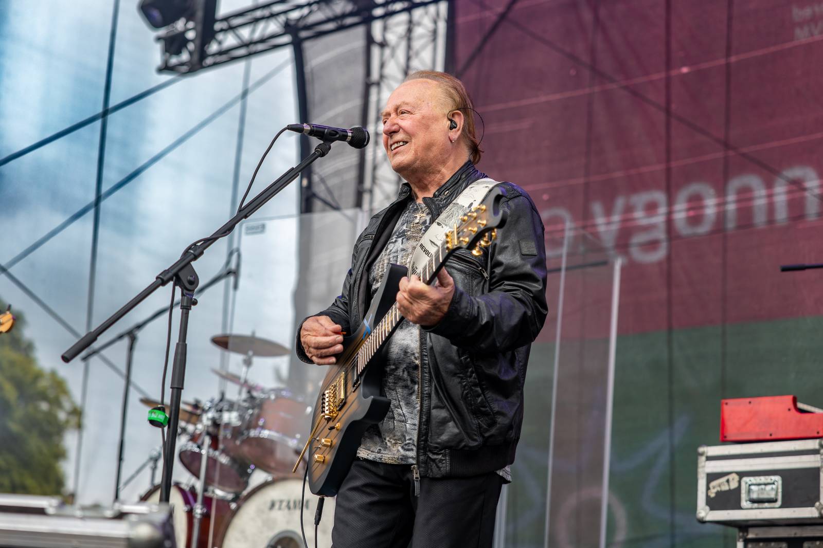 Mezi ploty, den druhý: Ani déšť nezkazil dobrou náladu. Zahráli Olympic, Aneta Langerová, Marta Jandová i Michal Hrůza