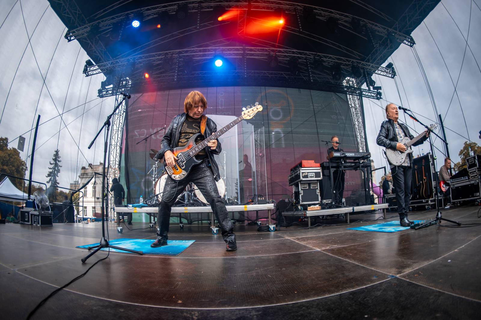 Mezi ploty, den druhý: Ani déšť nezkazil dobrou náladu. Zahráli Olympic, Aneta Langerová, Marta Jandová i Michal Hrůza