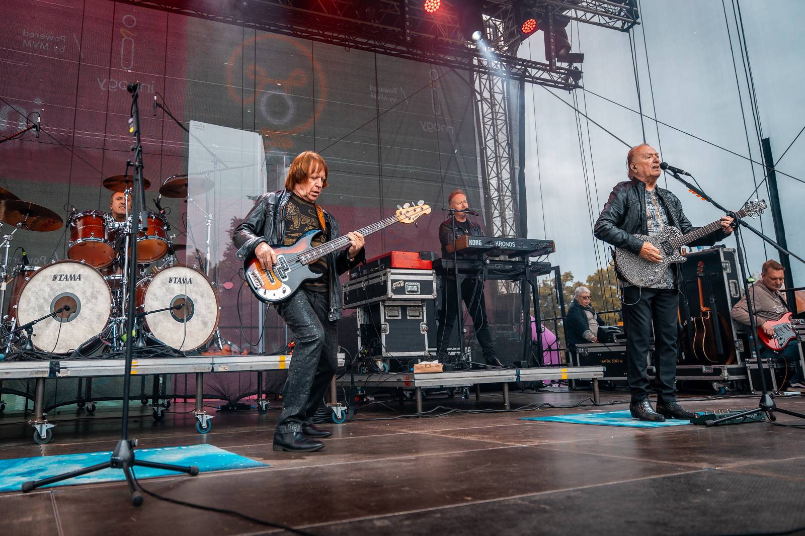 Mezi ploty, den druhý: Ani déšť nezkazil dobrou náladu. Zahráli Olympic, Aneta Langerová, Marta Jandová i Michal Hrůza