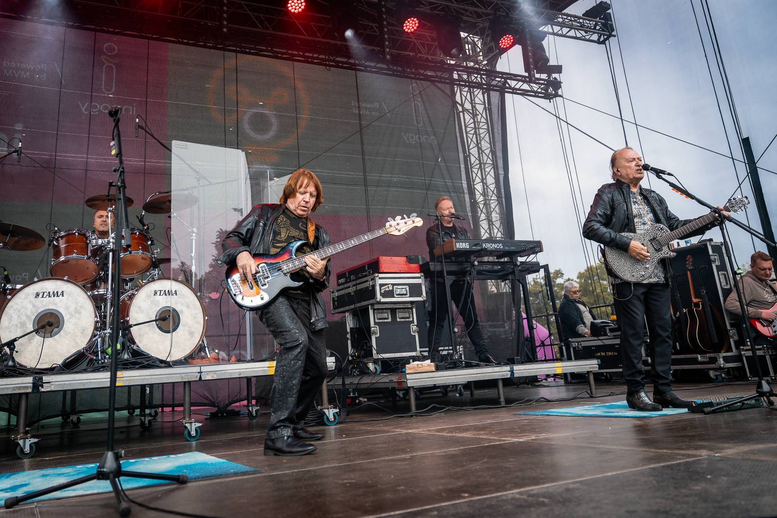 Mezi ploty, den druhý: Ani déšť nezkazil dobrou náladu. Zahráli Olympic, Aneta Langerová, Marta Jandová i Michal Hrůza