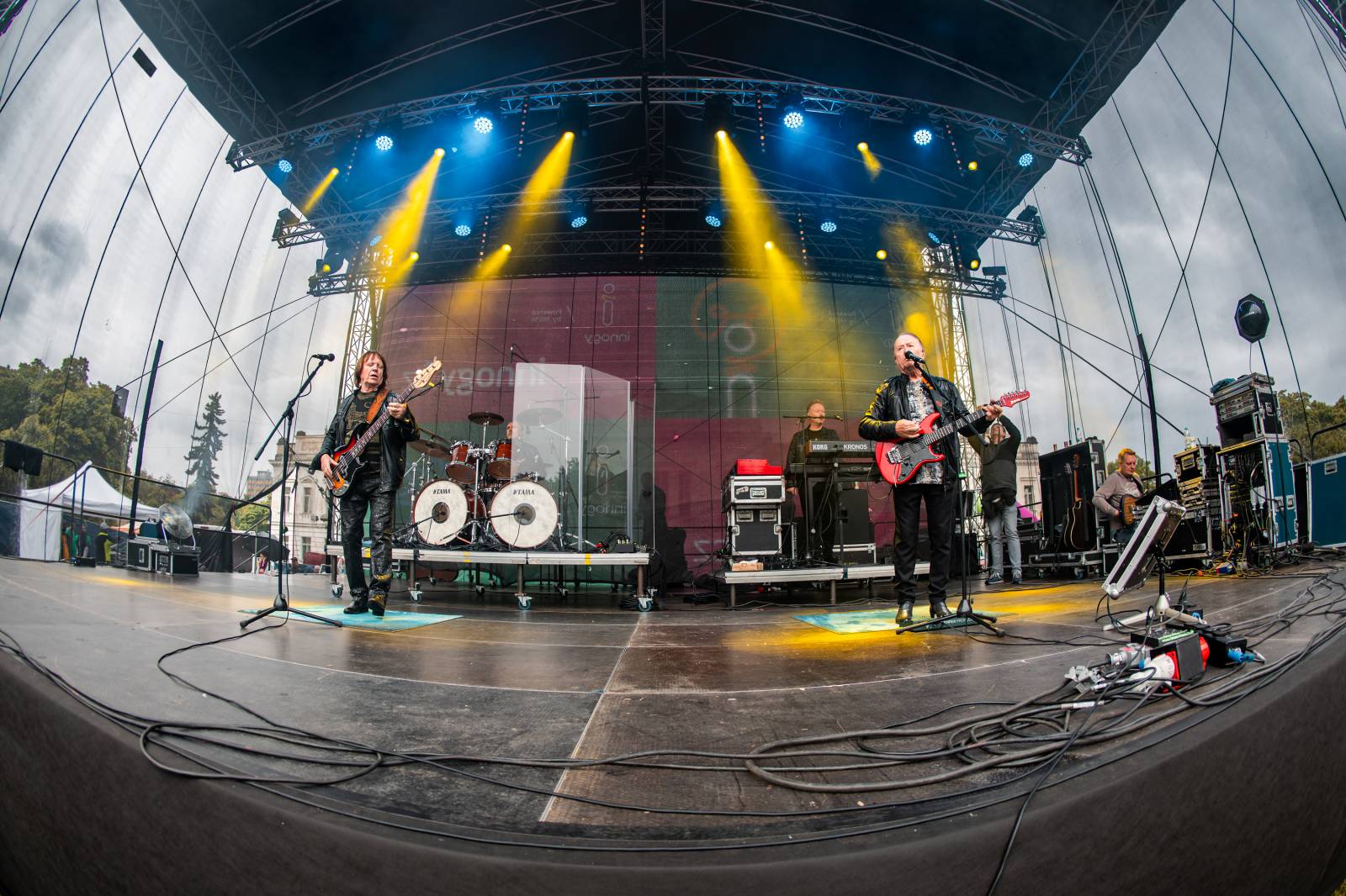 Mezi ploty, den druhý: Ani déšť nezkazil dobrou náladu. Zahráli Olympic, Aneta Langerová, Marta Jandová i Michal Hrůza