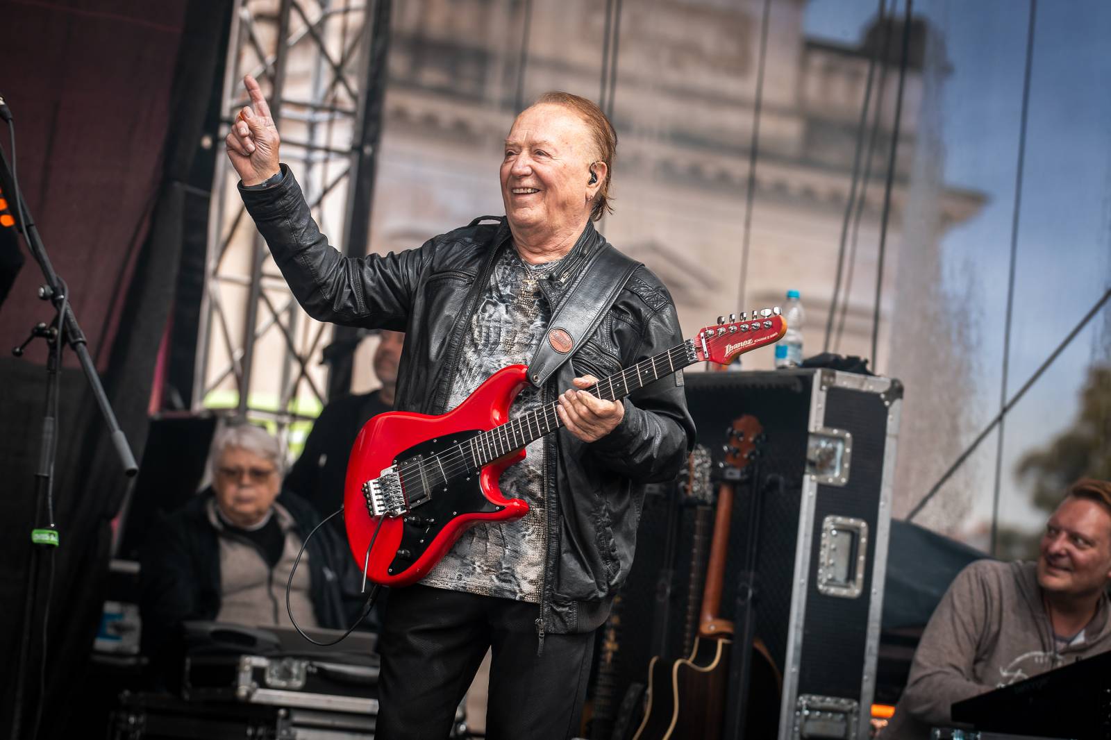 Mezi ploty, den druhý: Ani déšť nezkazil dobrou náladu. Zahráli Olympic, Aneta Langerová, Marta Jandová i Michal Hrůza