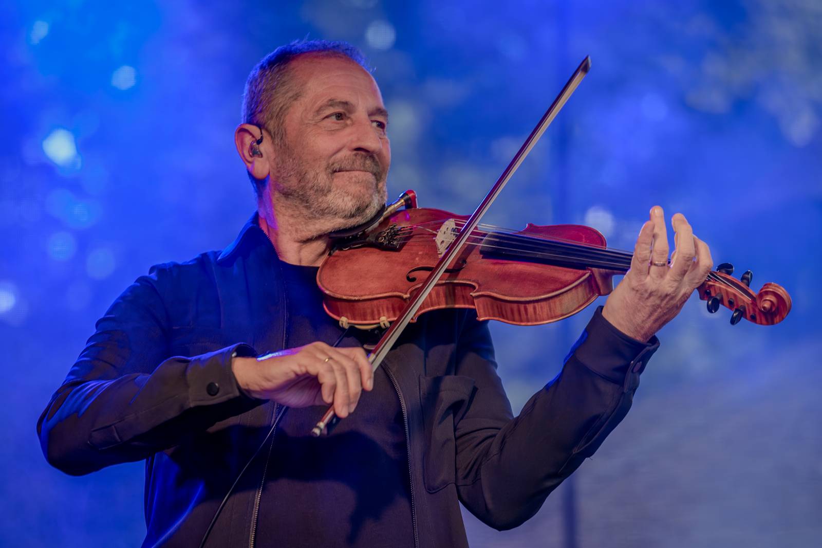 Čechomor odstartoval venkovní sezónu komorním koncertem ve vile Lanna