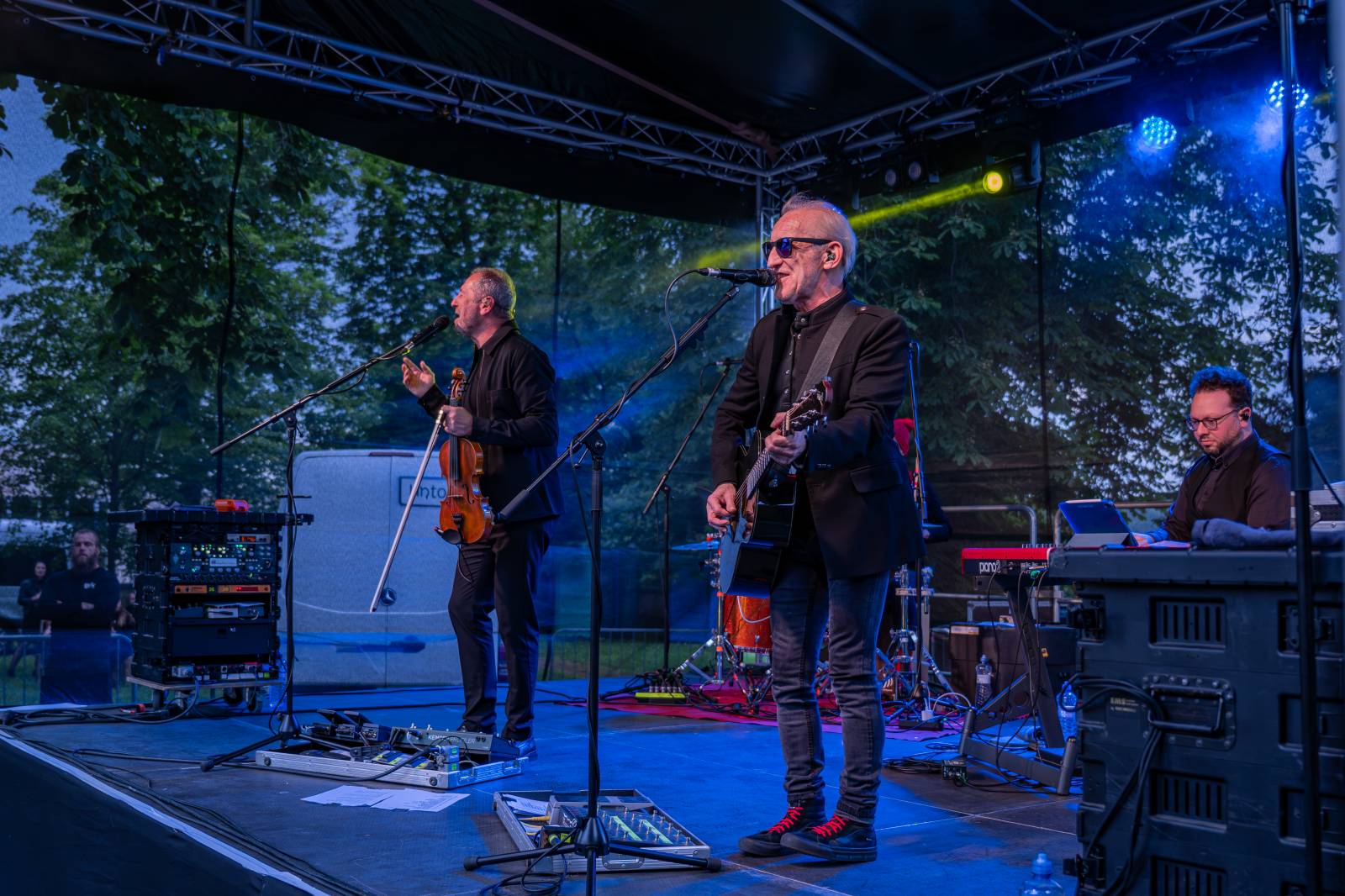 Čechomor odstartoval venkovní sezónu komorním koncertem ve vile Lanna