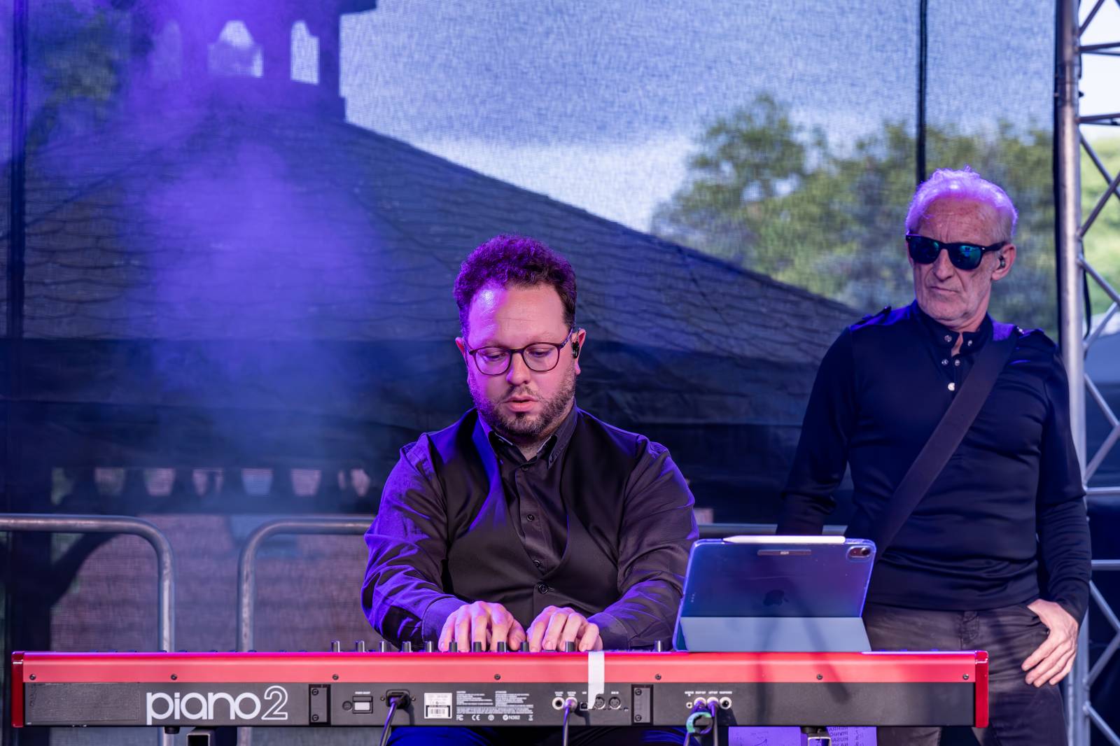 Čechomor odstartoval venkovní sezónu komorním koncertem ve vile Lanna