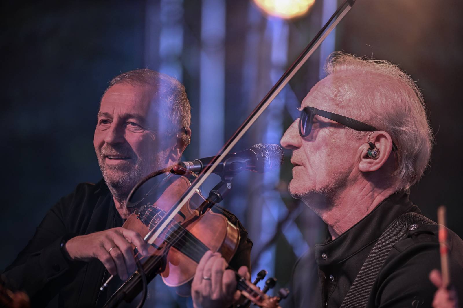 Čechomor odstartoval venkovní sezónu komorním koncertem ve vile Lanna