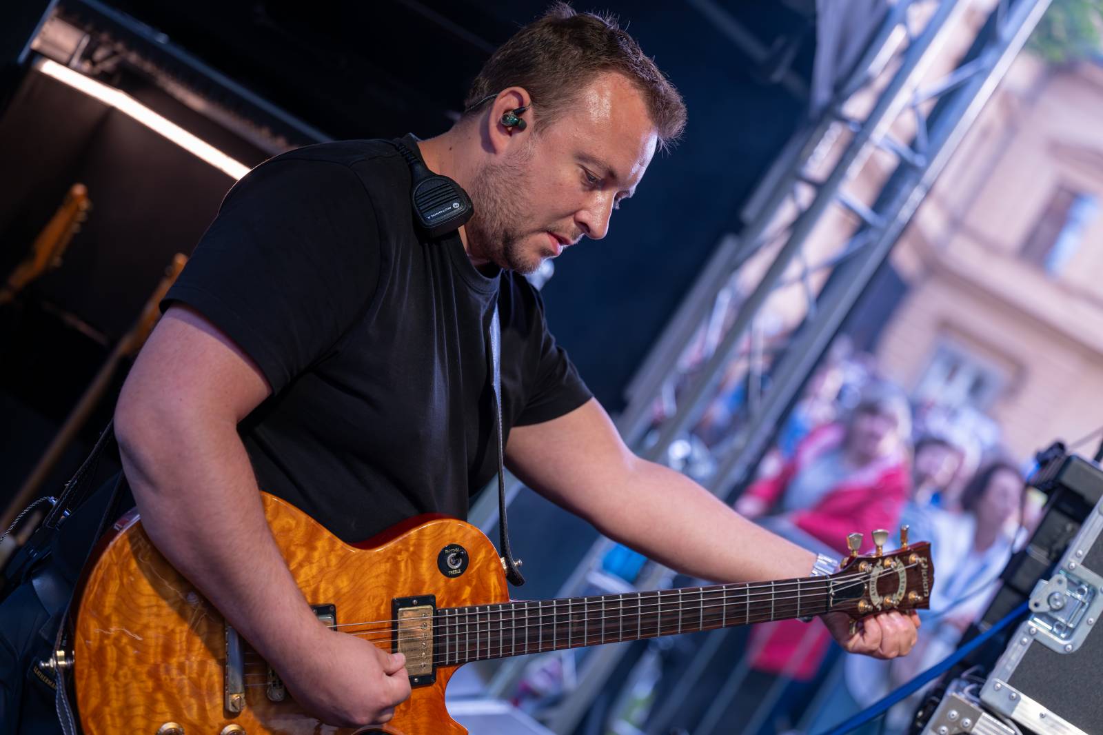 Čechomor odstartoval venkovní sezónu komorním koncertem ve vile Lanna