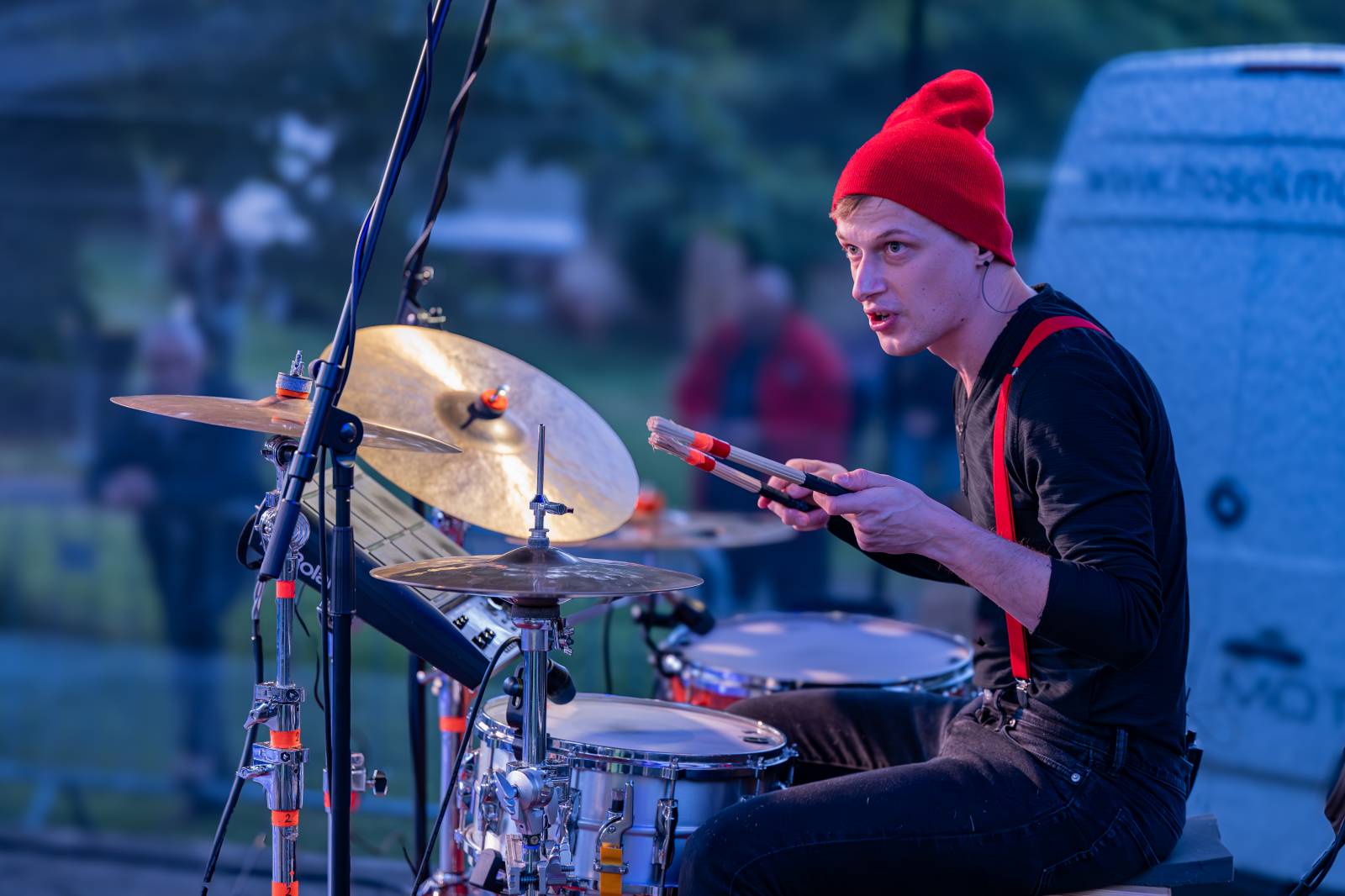 Čechomor odstartoval venkovní sezónu komorním koncertem ve vile Lanna