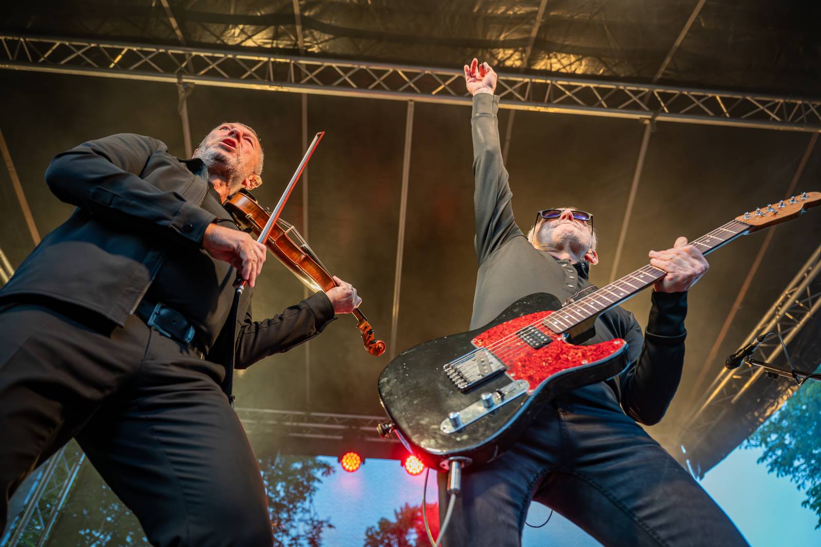 Čechomor odstartoval venkovní sezónu komorním koncertem ve vile Lanna