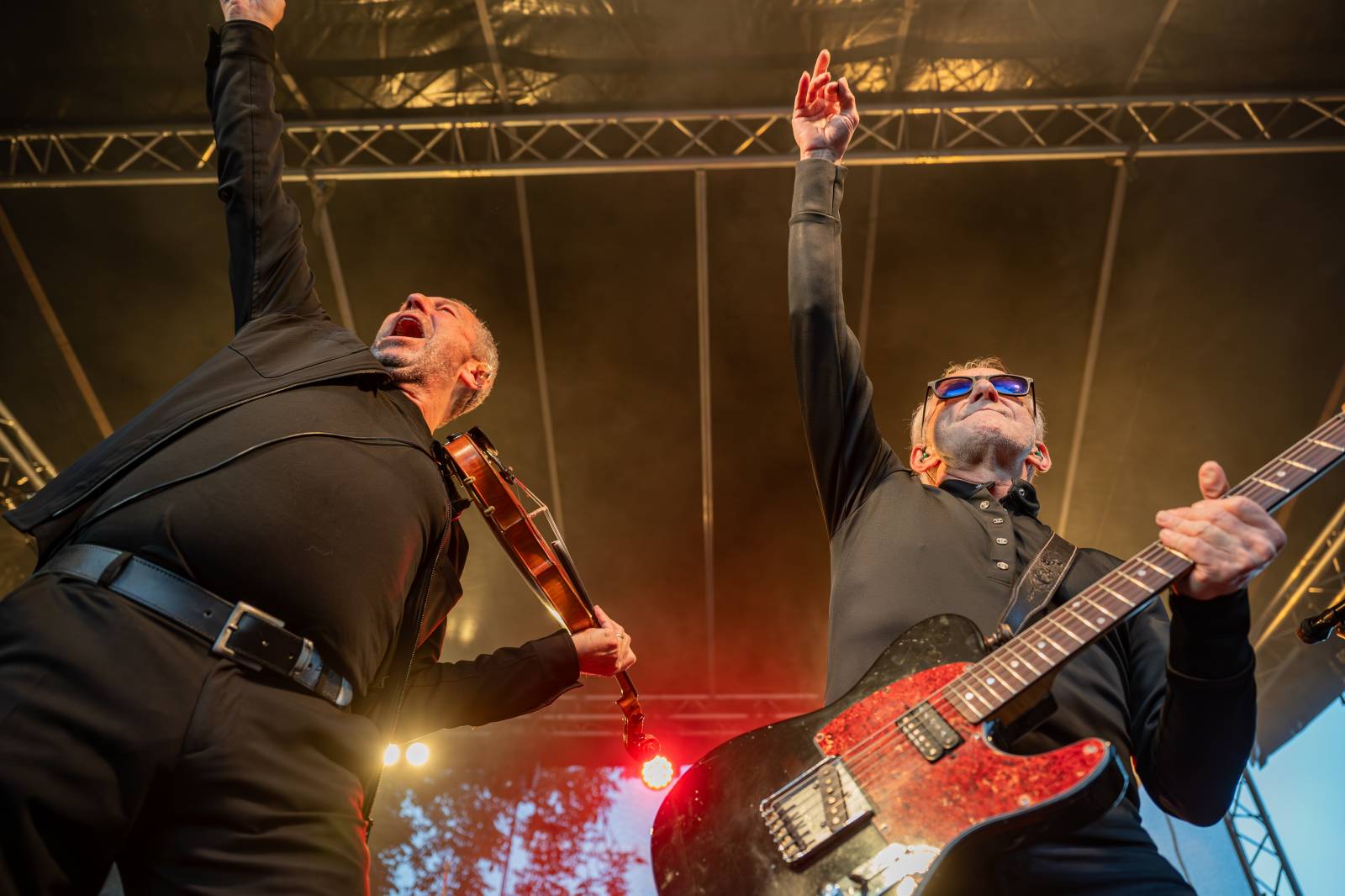 Čechomor odstartoval venkovní sezónu komorním koncertem ve vile Lanna