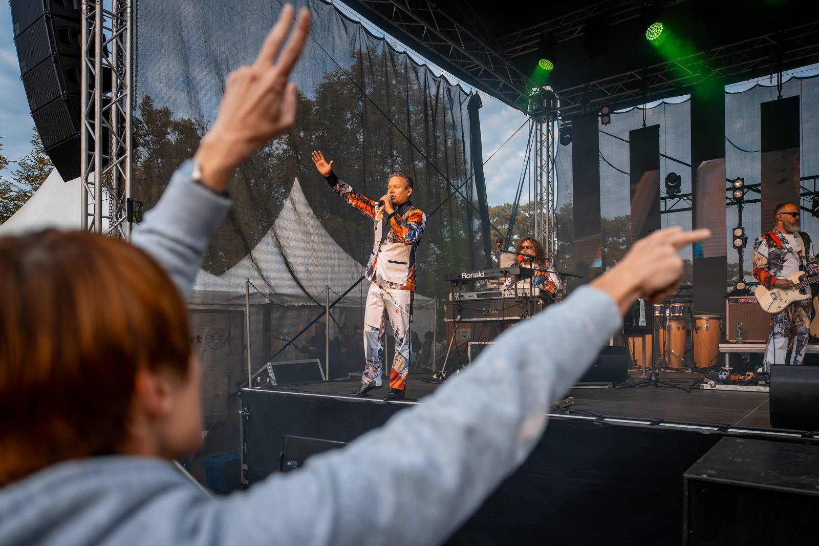 Monkey Business oslavili 25 let ve velkém. Na Vyšehradě jim blahopřáli Tonya Graves, Ashley Slater, Dan Bárta i Lou Fanánek Hagen