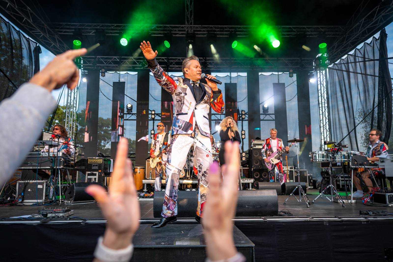 Monkey Business oslavili 25 let ve velkém. Na Vyšehradě jim blahopřáli Tonya Graves, Ashley Slater, Dan Bárta i Lou Fanánek Hagen