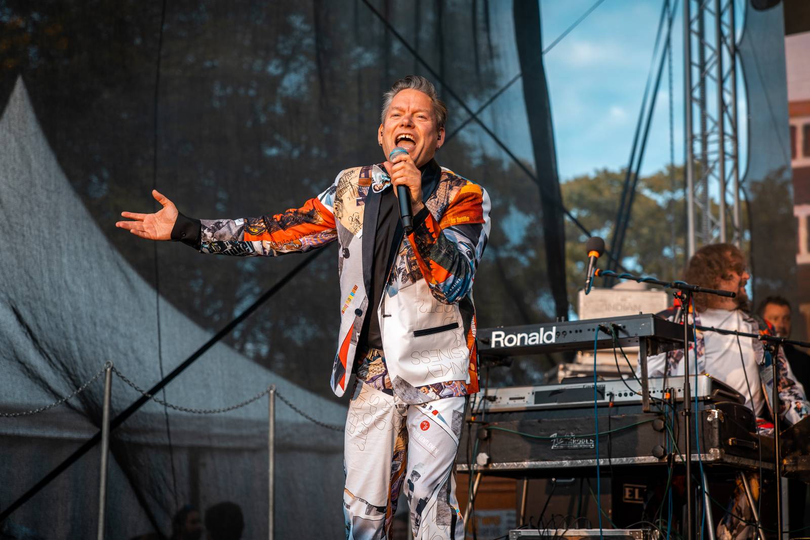 Monkey Business oslavili 25 let ve velkém. Na Vyšehradě jim blahopřáli Tonya Graves, Ashley Slater, Dan Bárta i Lou Fanánek Hagen