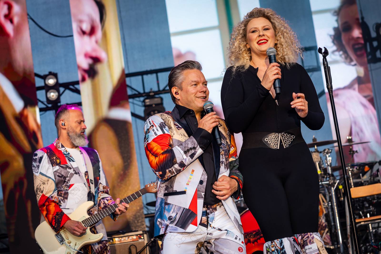 Monkey Business oslavili 25 let ve velkém. Na Vyšehradě jim blahopřáli Tonya Graves, Ashley Slater, Dan Bárta i Lou Fanánek Hagen