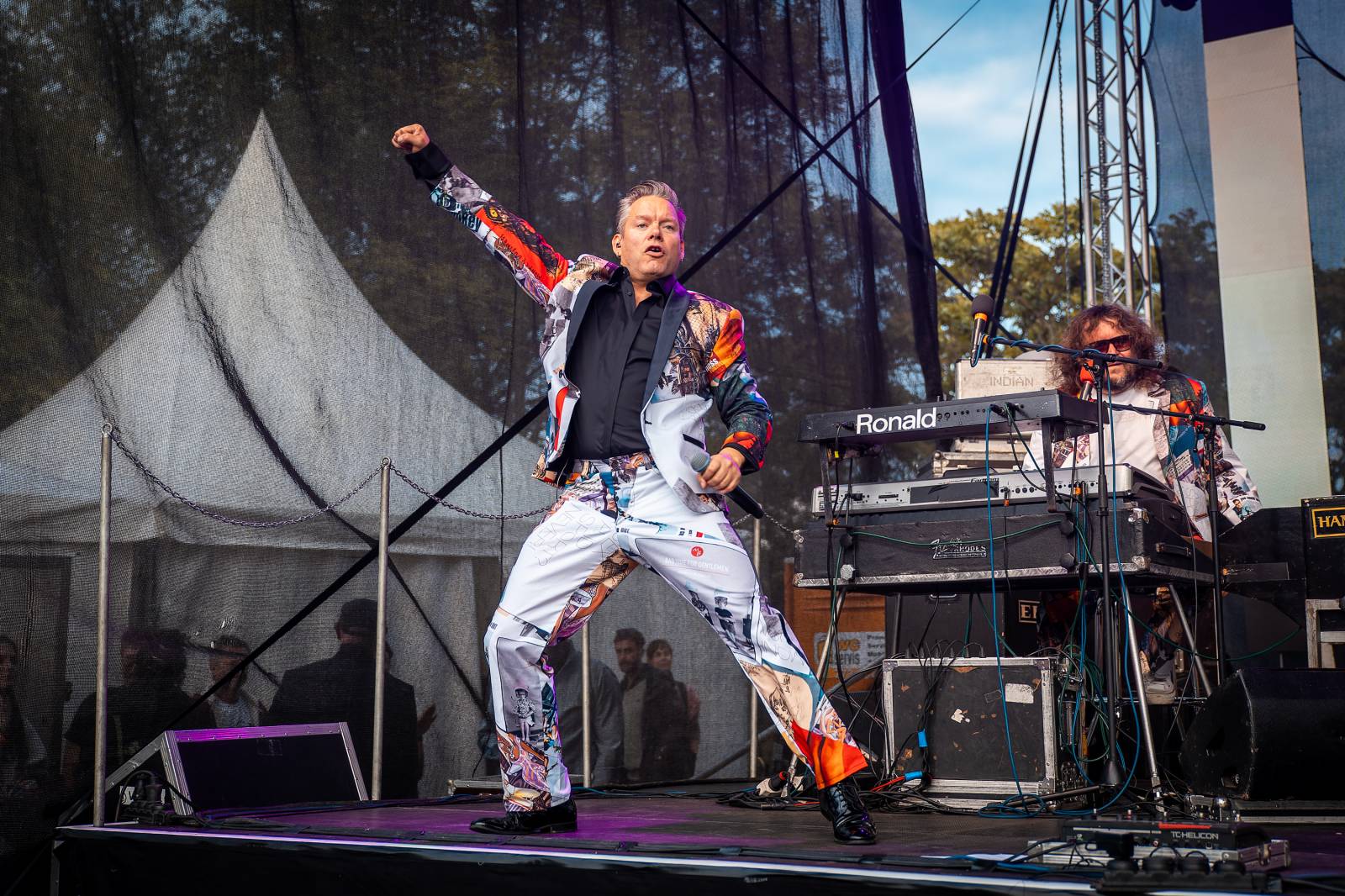 Monkey Business oslavili 25 let ve velkém. Na Vyšehradě jim blahopřáli Tonya Graves, Ashley Slater, Dan Bárta i Lou Fanánek Hagen