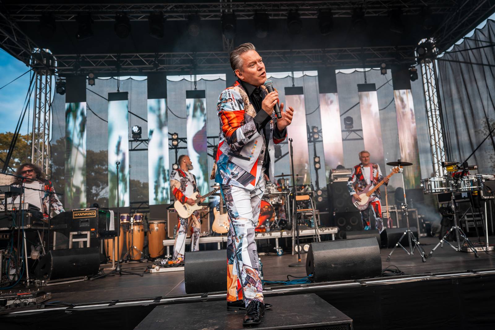 Monkey Business oslavili 25 let ve velkém. Na Vyšehradě jim blahopřáli Tonya Graves, Ashley Slater, Dan Bárta i Lou Fanánek Hagen