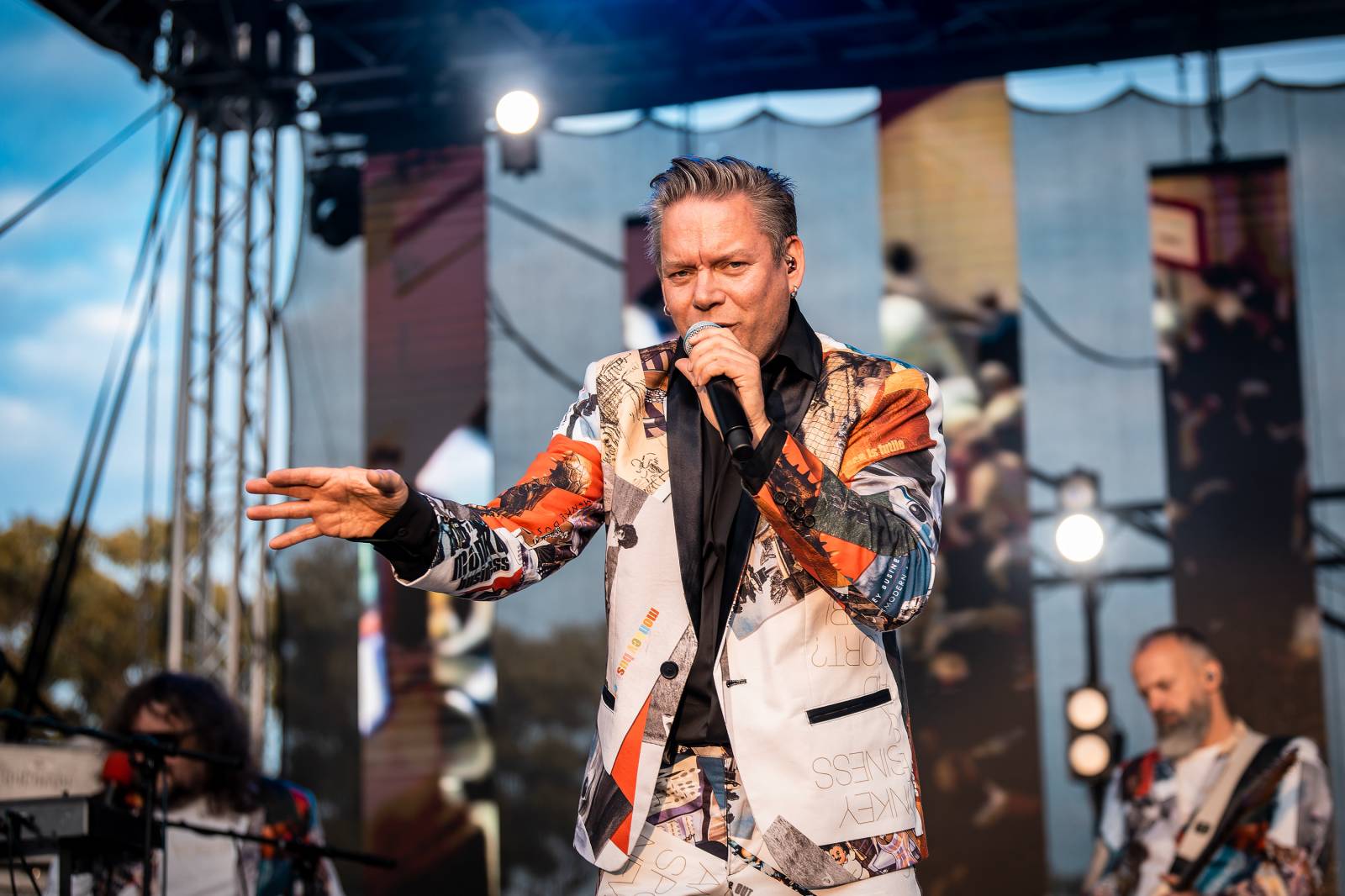 Monkey Business oslavili 25 let ve velkém. Na Vyšehradě jim blahopřáli Tonya Graves, Ashley Slater, Dan Bárta i Lou Fanánek Hagen