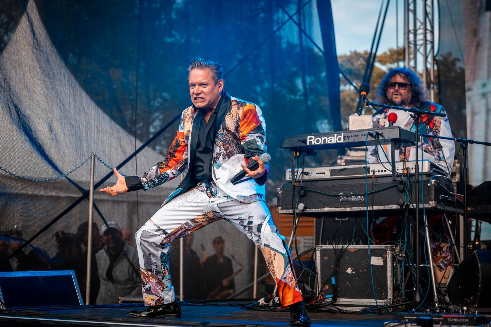 Monkey Business oslavili 25 let ve velkém. Na Vyšehradě jim blahopřáli Tonya Graves, Ashley Slater, Dan Bárta i Lou Fanánek Hagen