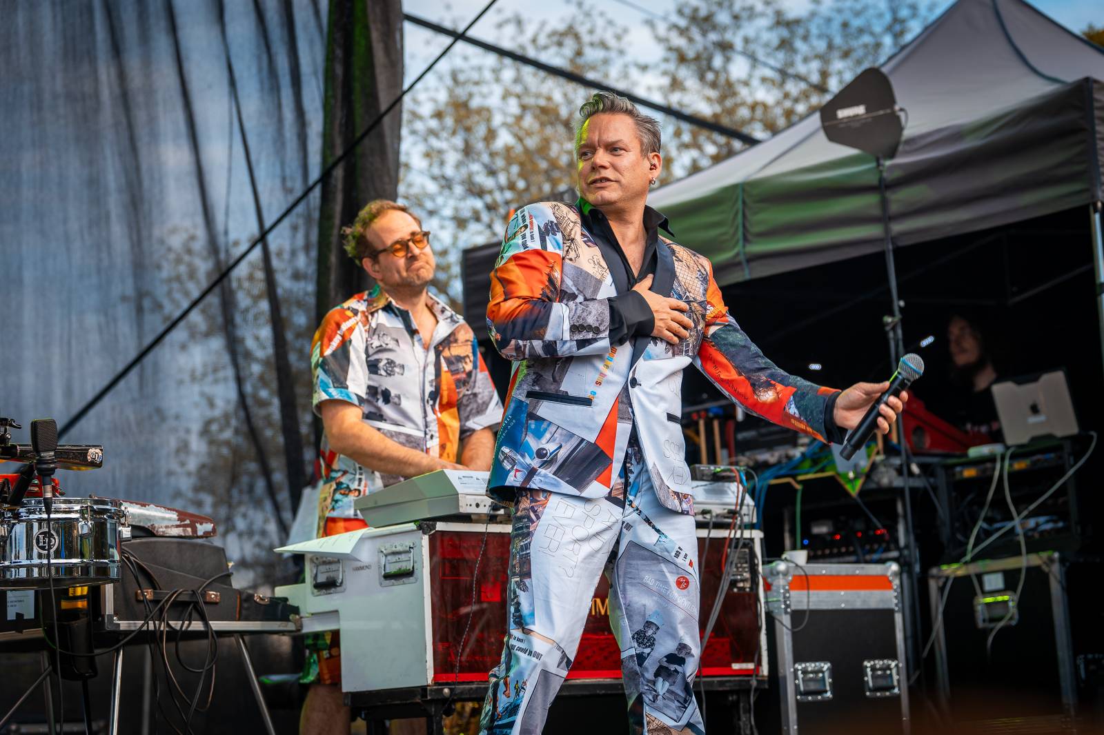 Monkey Business oslavili 25 let ve velkém. Na Vyšehradě jim blahopřáli Tonya Graves, Ashley Slater, Dan Bárta i Lou Fanánek Hagen