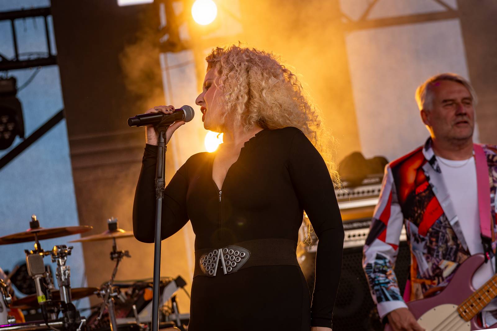 Monkey Business oslavili 25 let ve velkém. Na Vyšehradě jim blahopřáli Tonya Graves, Ashley Slater, Dan Bárta i Lou Fanánek Hagen