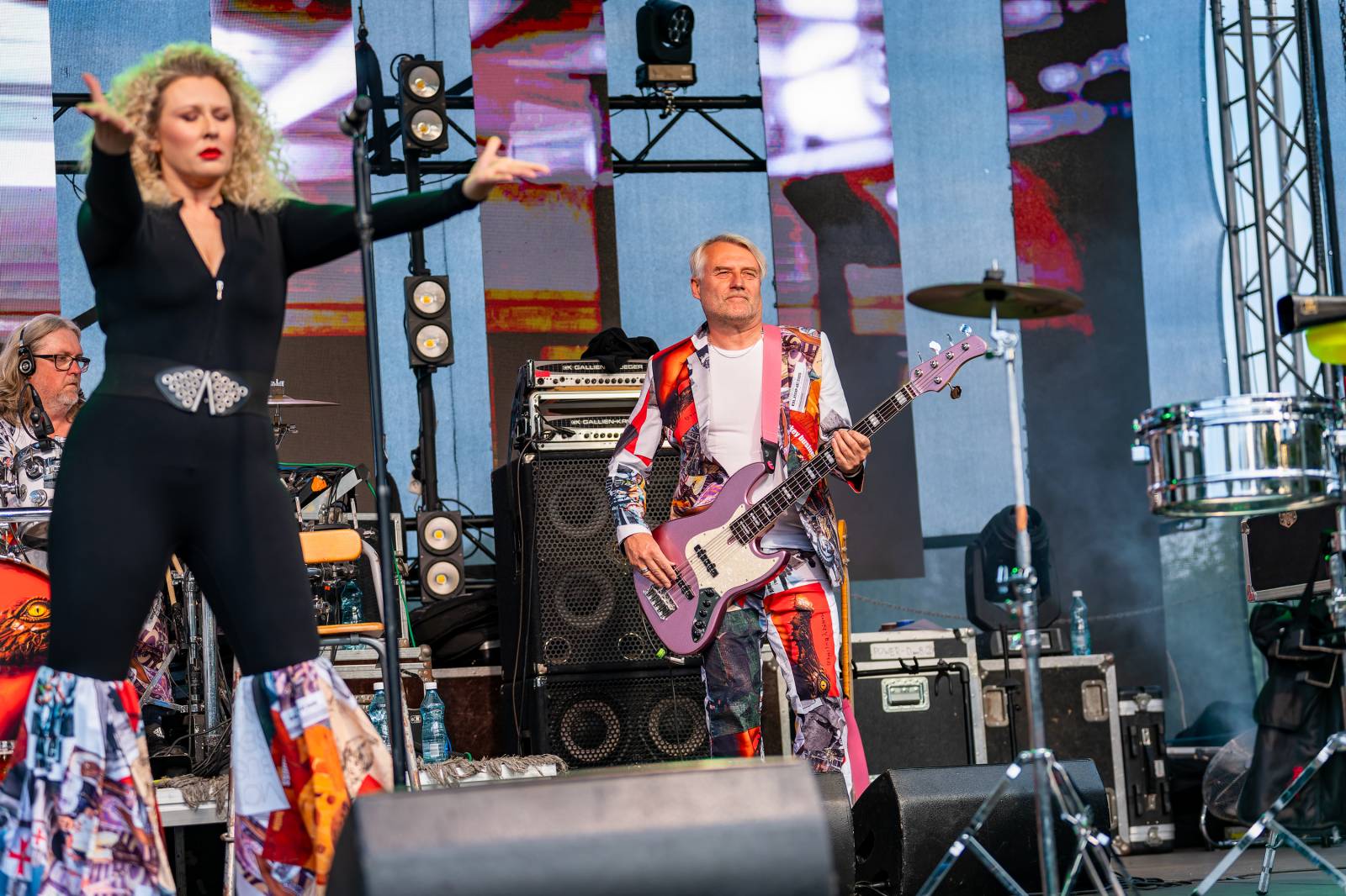 Monkey Business oslavili 25 let ve velkém. Na Vyšehradě jim blahopřáli Tonya Graves, Ashley Slater, Dan Bárta i Lou Fanánek Hagen