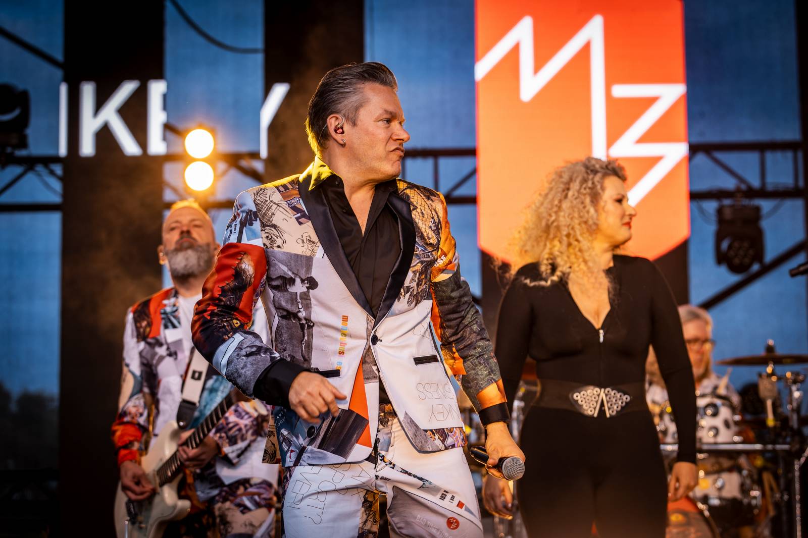 Monkey Business oslavili 25 let ve velkém. Na Vyšehradě jim blahopřáli Tonya Graves, Ashley Slater, Dan Bárta i Lou Fanánek Hagen