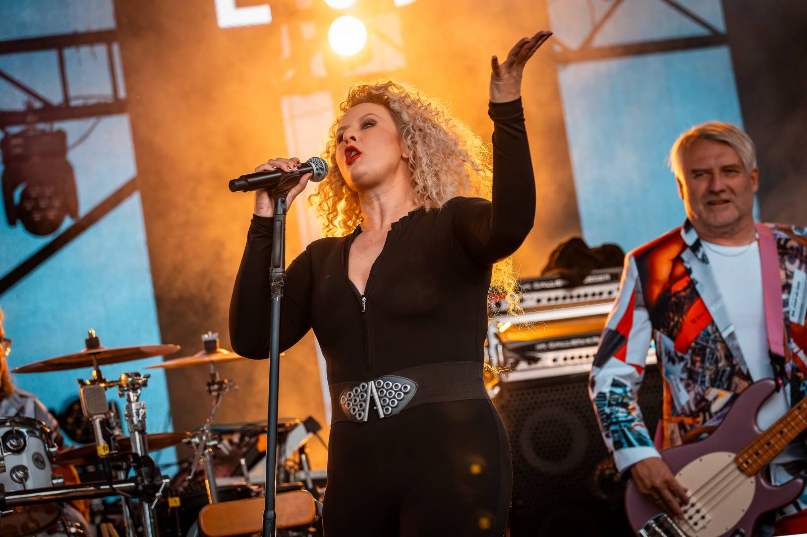 Monkey Business oslavili 25 let ve velkém. Na Vyšehradě jim blahopřáli Tonya Graves, Ashley Slater, Dan Bárta i Lou Fanánek Hagen