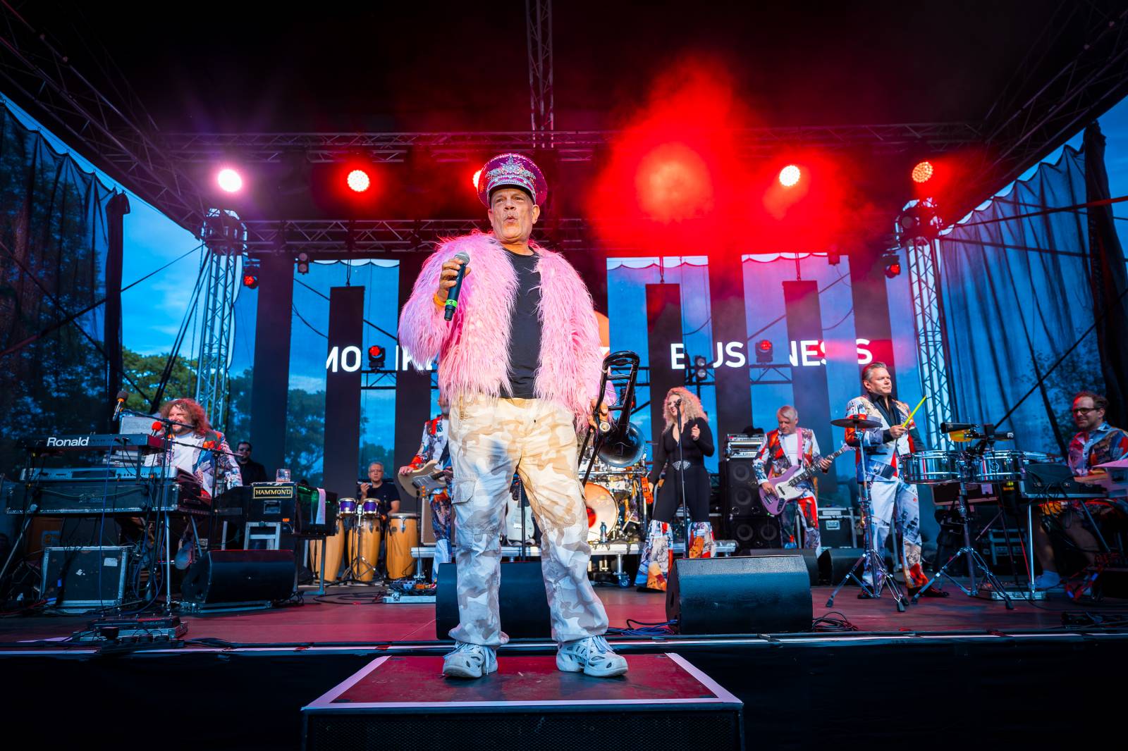 Monkey Business oslavili 25 let ve velkém. Na Vyšehradě jim blahopřáli Tonya Graves, Ashley Slater, Dan Bárta i Lou Fanánek Hagen