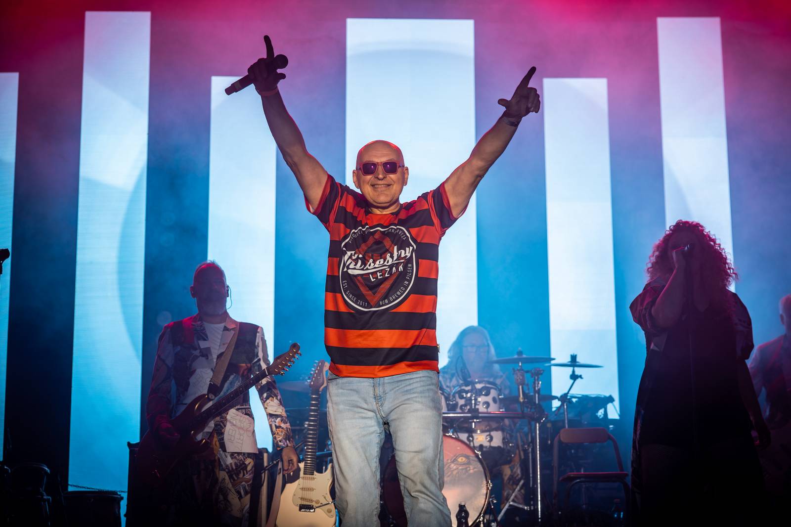 Monkey Business oslavili 25 let ve velkém. Na Vyšehradě jim blahopřáli Tonya Graves, Ashley Slater, Dan Bárta i Lou Fanánek Hagen