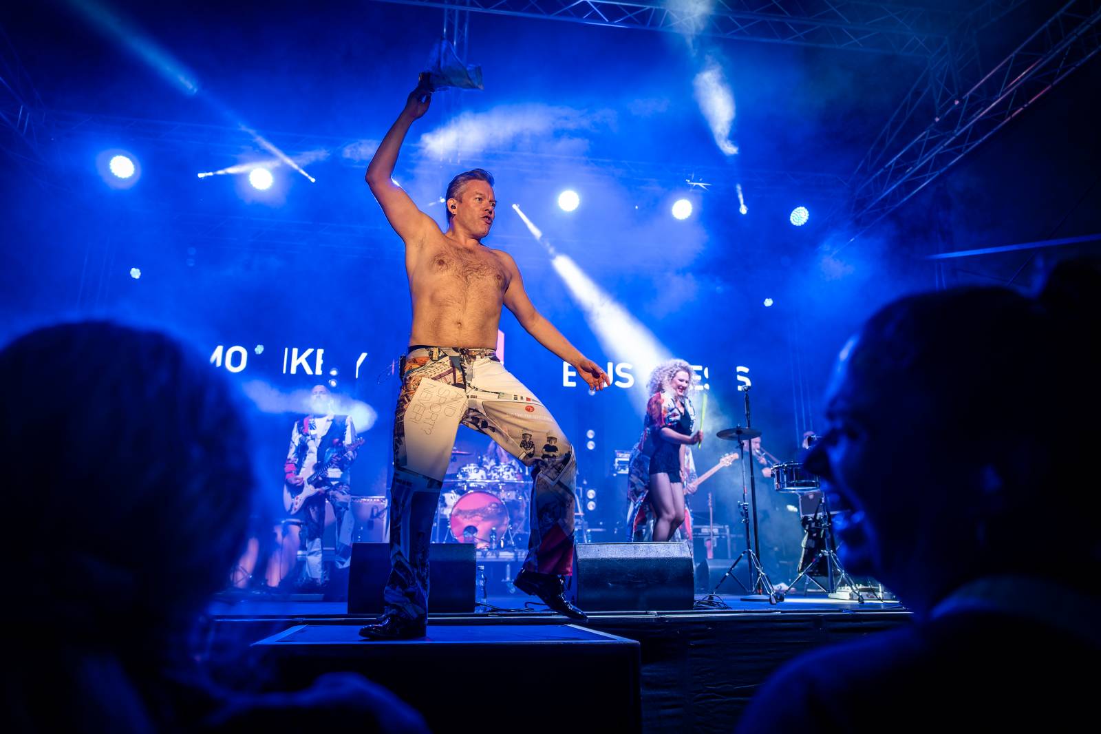 Monkey Business oslavili 25 let ve velkém. Na Vyšehradě jim blahopřáli Tonya Graves, Ashley Slater, Dan Bárta i Lou Fanánek Hagen