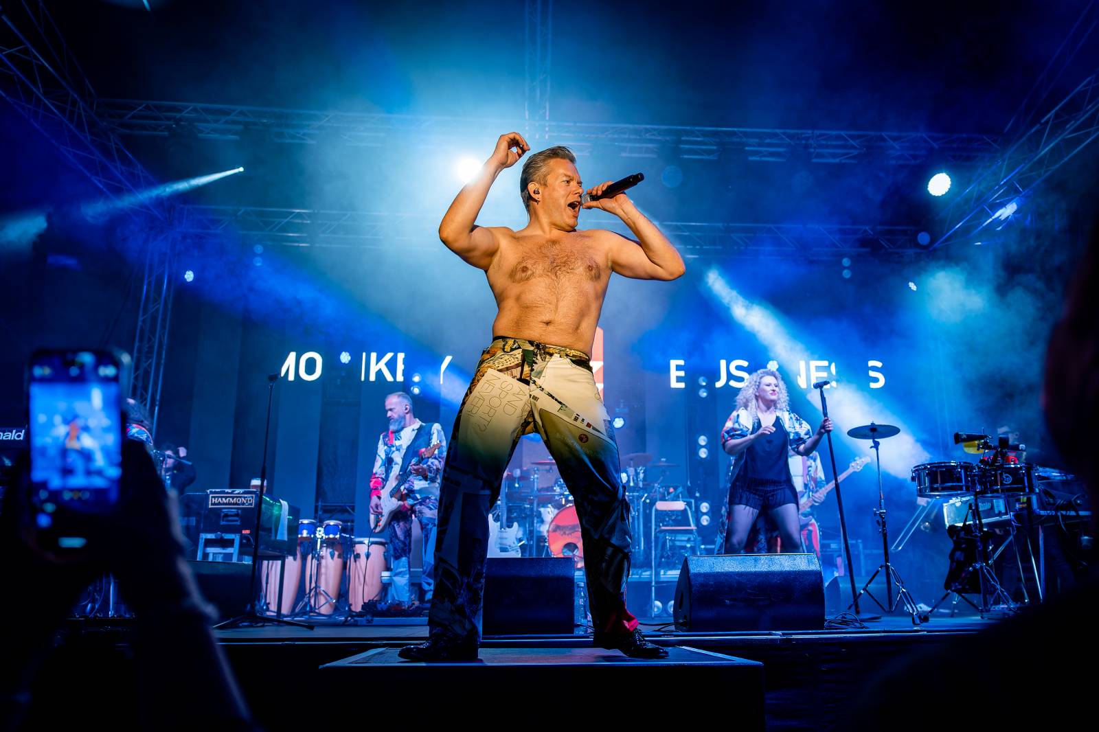 Monkey Business oslavili 25 let ve velkém. Na Vyšehradě jim blahopřáli Tonya Graves, Ashley Slater, Dan Bárta i Lou Fanánek Hagen