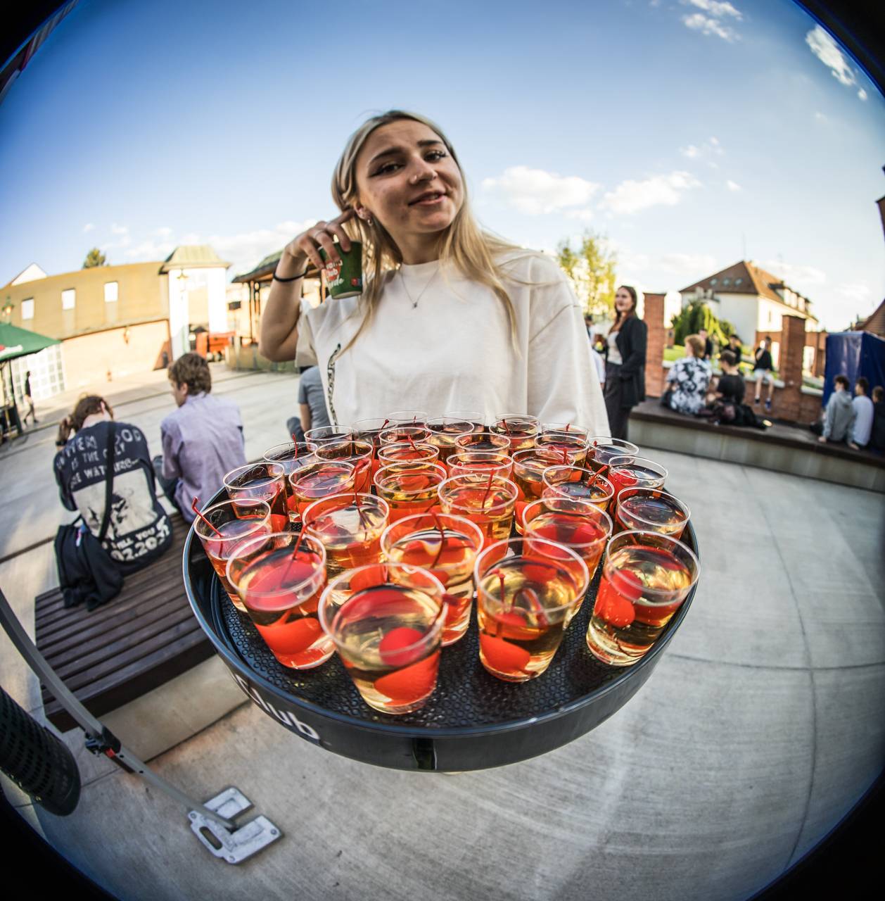 Plzeňský pivovar ožil rapem. MC Gey zaplnil celé nádvoří