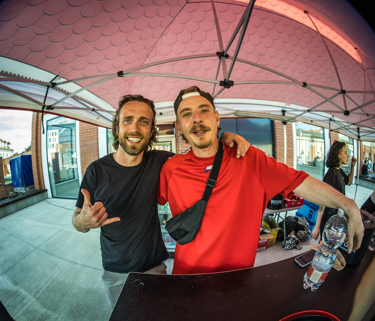 Plzeňský pivovar ožil rapem. MC Gey zaplnil celé nádvoří