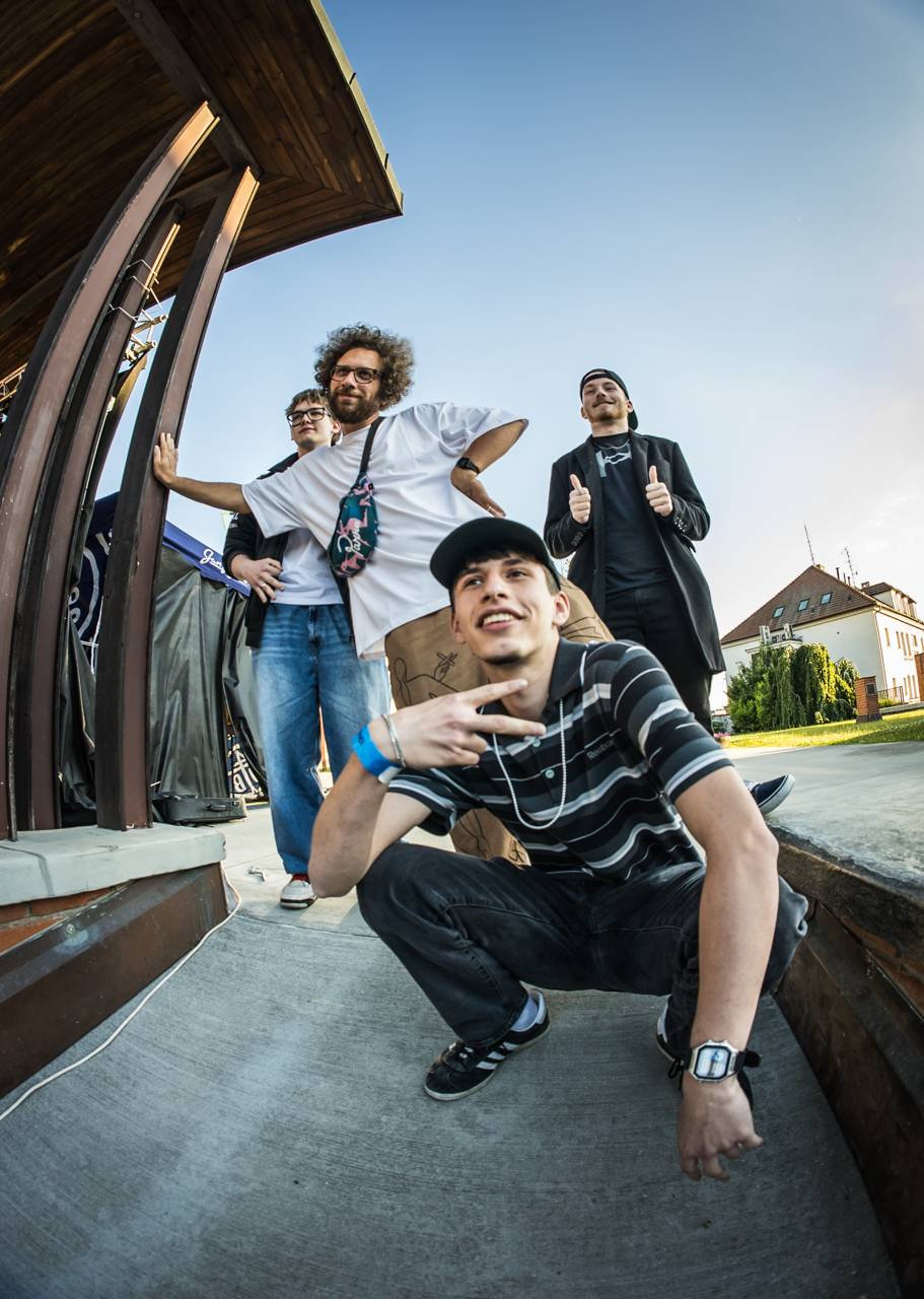 Plzeňský pivovar ožil rapem. MC Gey zaplnil celé nádvoří