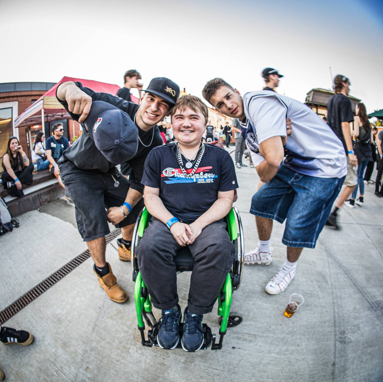 Plzeňský pivovar ožil rapem. MC Gey zaplnil celé nádvoří