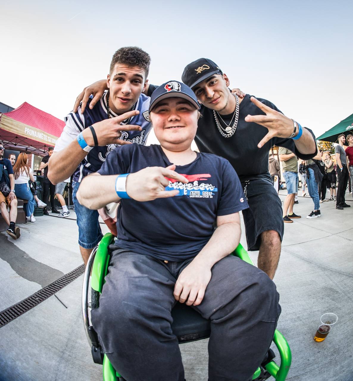 Plzeňský pivovar ožil rapem. MC Gey zaplnil celé nádvoří