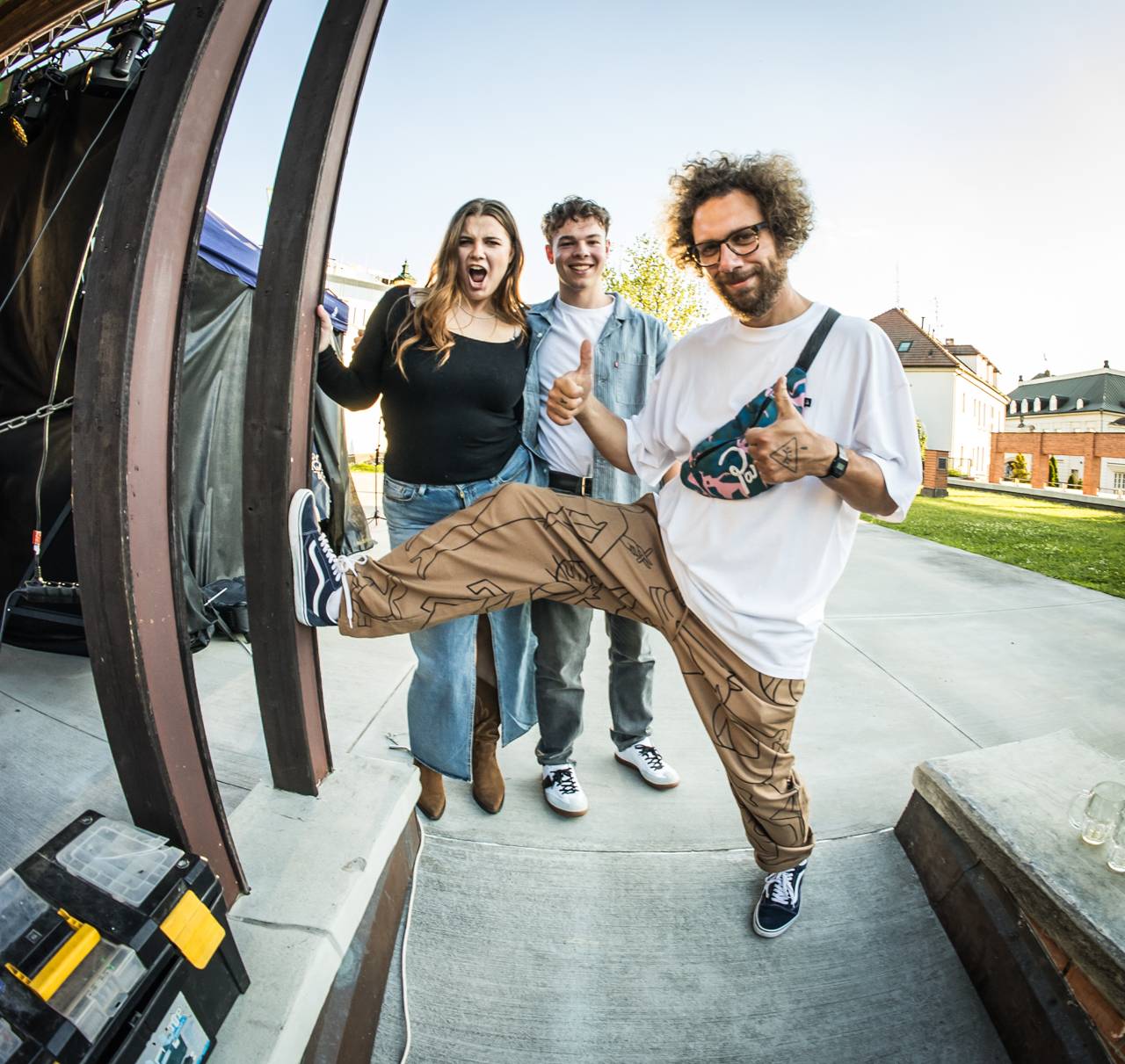 Plzeňský pivovar ožil rapem. MC Gey zaplnil celé nádvoří