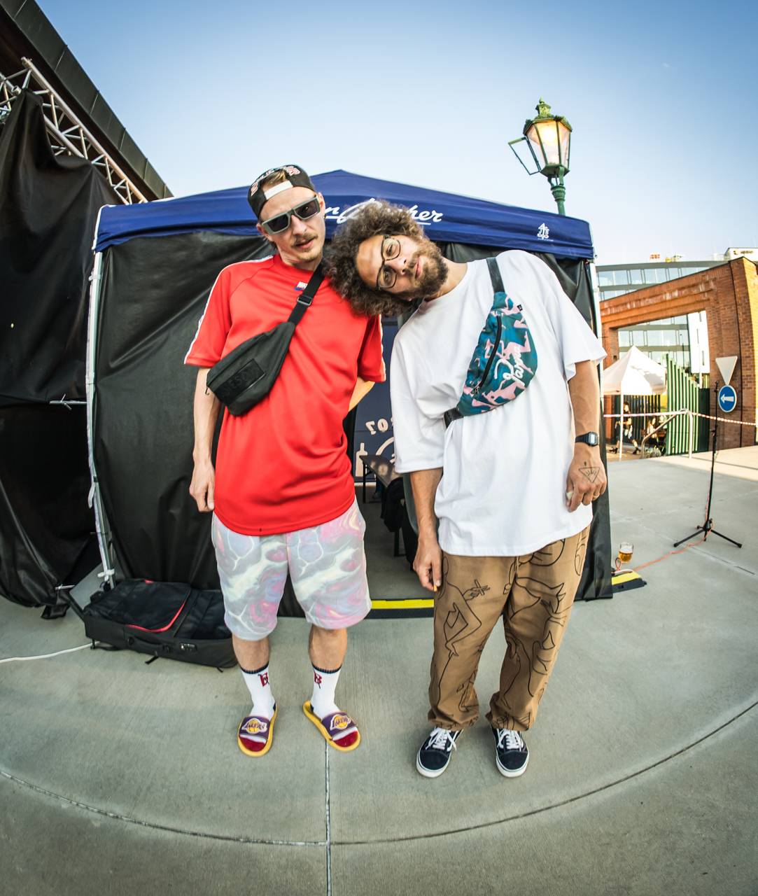 Plzeňský pivovar ožil rapem. MC Gey zaplnil celé nádvoří