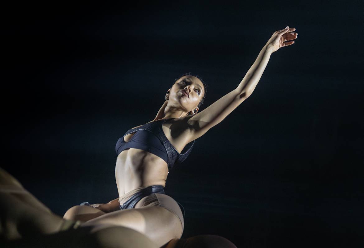 FKA twigs zachytila ve Foru Karlín pocit euforie zrozený skrze umění