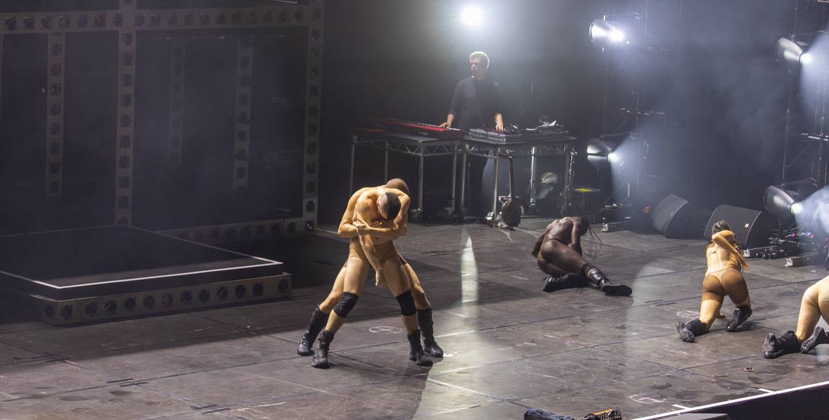 FKA twigs zachytila ve Foru Karlín pocit euforie zrozený skrze umění