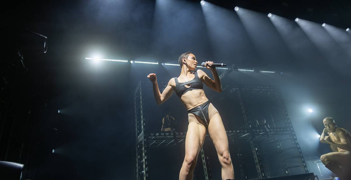 FKA twigs zachytila ve Foru Karlín pocit euforie zrozený skrze umění