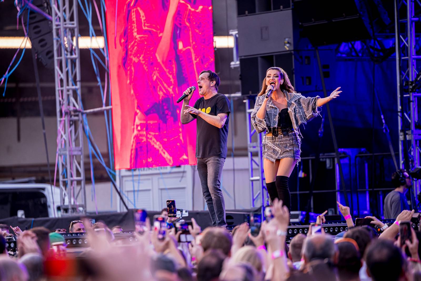 Chinaski zakončili v Brně oslavy třiceti let, doprovodili je bývalí členové i syn Pavla Grohmana