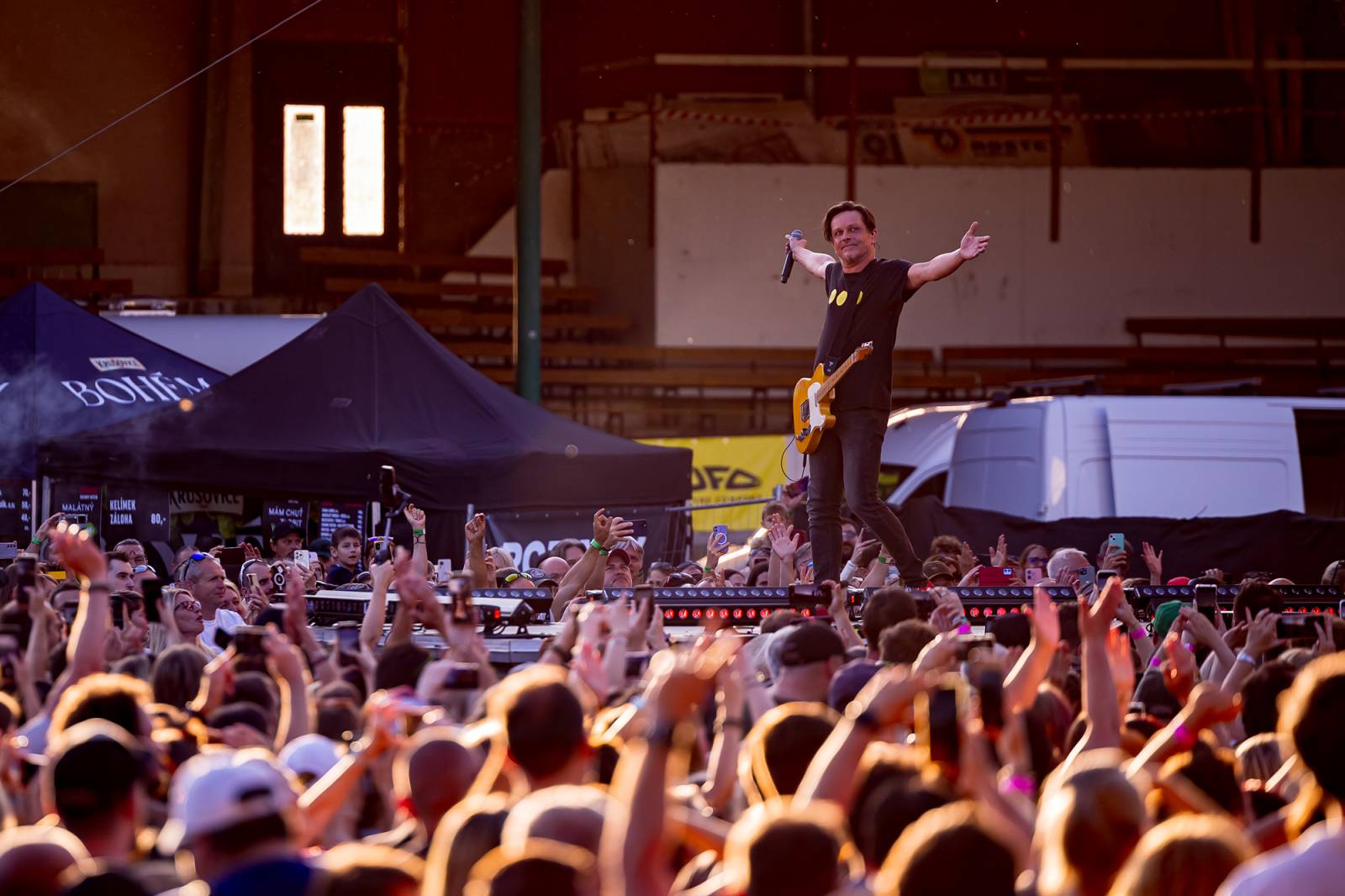 Chinaski zakončili v Brně oslavy třiceti let, doprovodili je bývalí členové i syn Pavla Grohmana