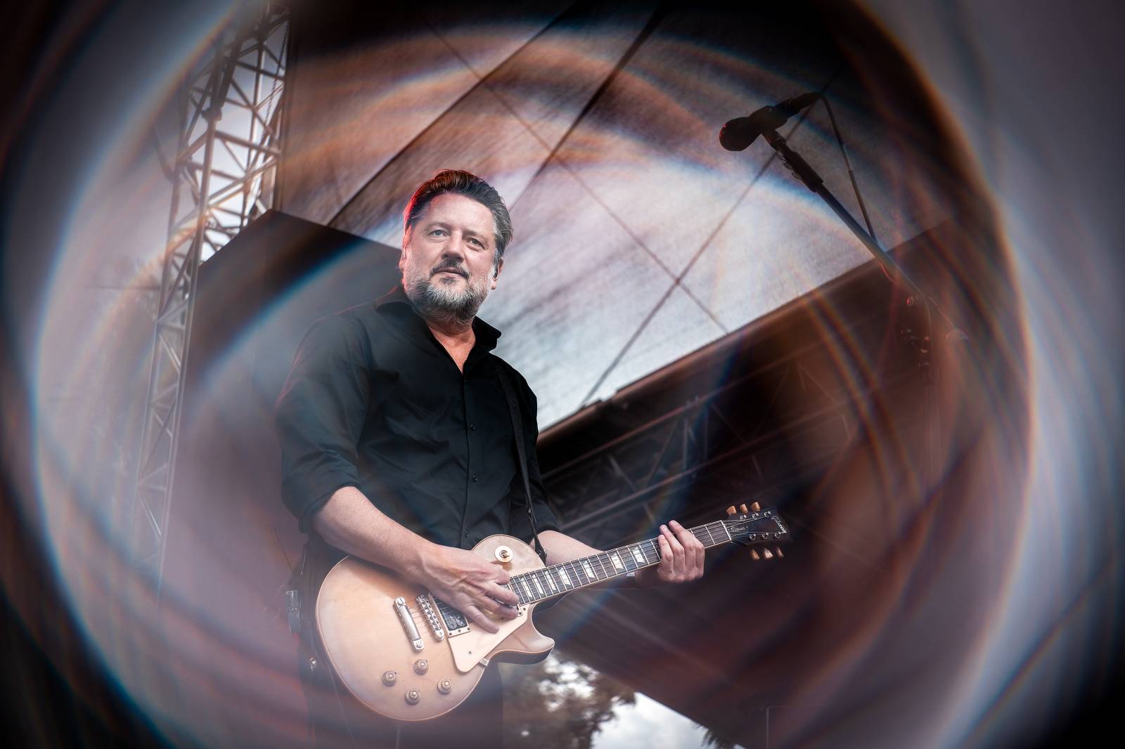 David Koller roztančil Prague Open Air. Déšť fanouškům nevadil, zazněl i Krylův Anděl 