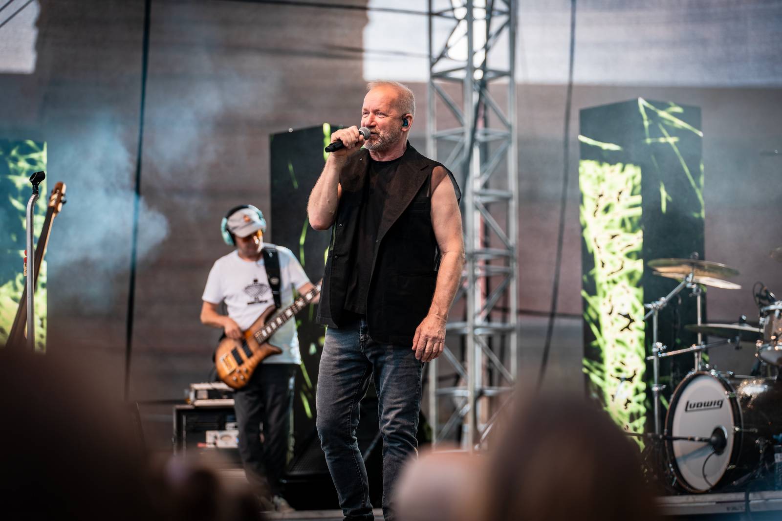 David Koller roztančil Prague Open Air. Déšť fanouškům nevadil, zazněl i Krylův Anděl 