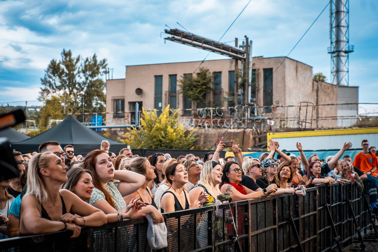 David Koller roztančil Prague Open Air. Déšť fanouškům nevadil, zazněl i Krylův Anděl 