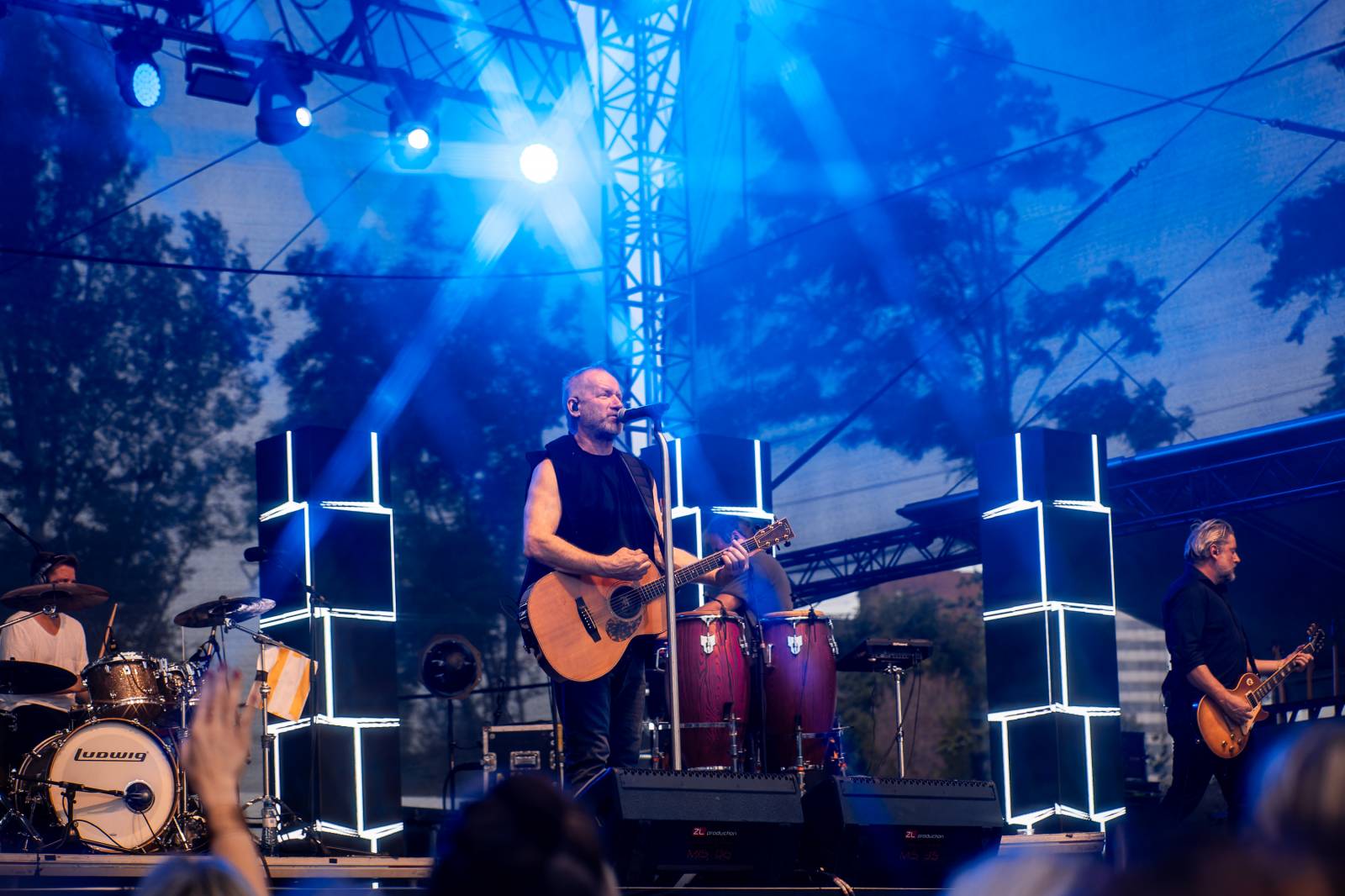 David Koller roztančil Prague Open Air. Déšť fanouškům nevadil, zazněl i Krylův Anděl 