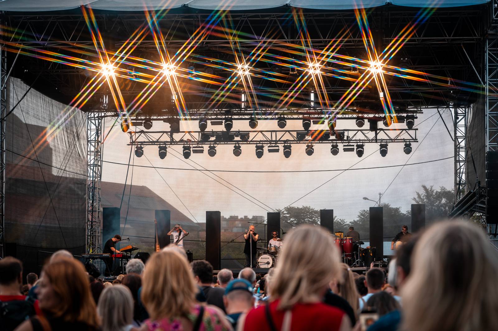 David Koller roztančil Prague Open Air. Déšť fanouškům nevadil, zazněl i Krylův Anděl 