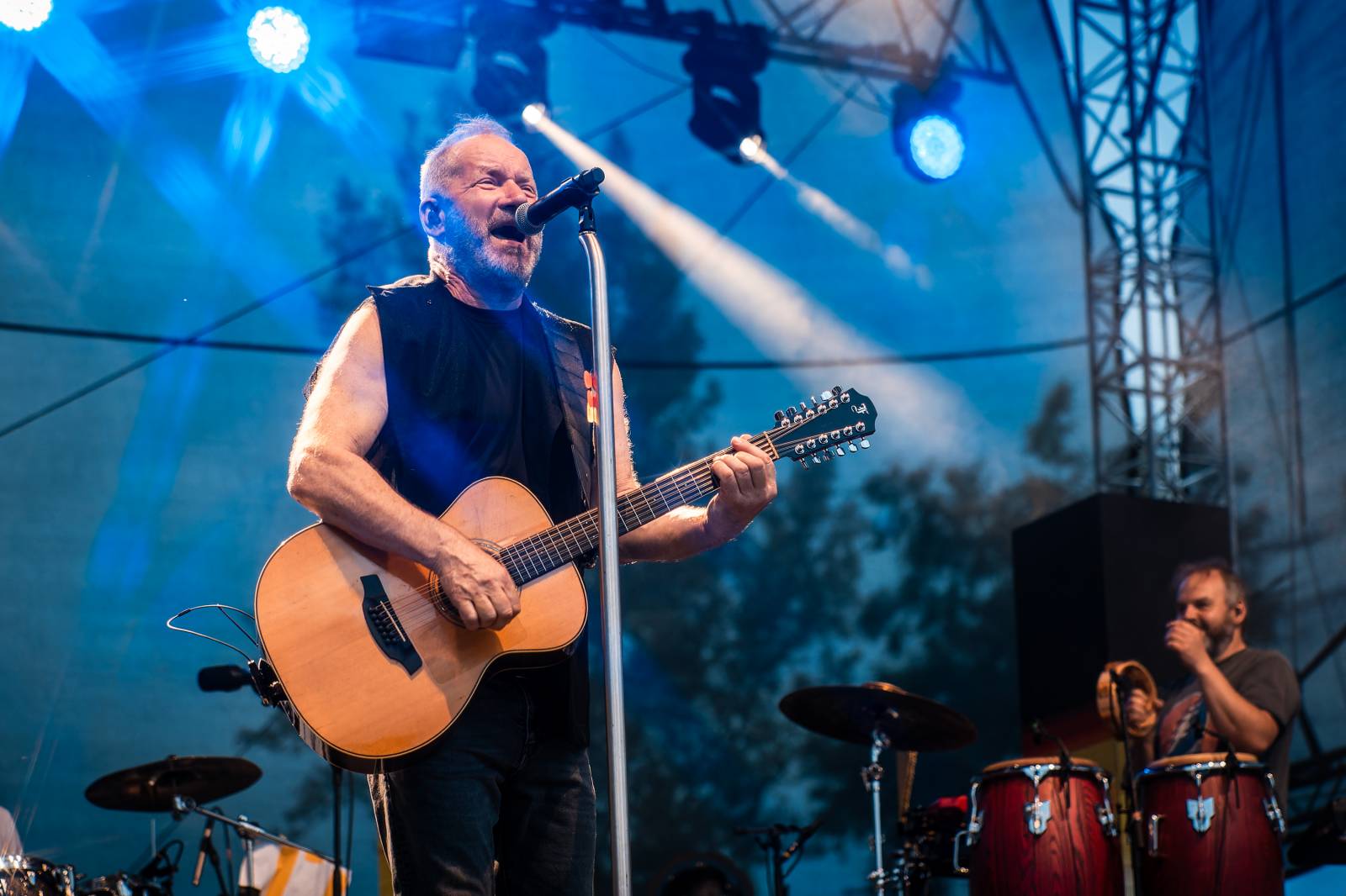 David Koller roztančil Prague Open Air. Déšť fanouškům nevadil, zazněl i Krylův Anděl 